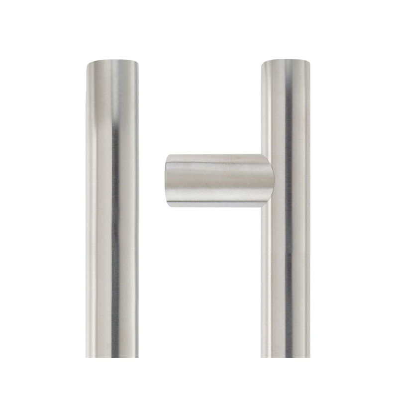 Guardsman Pull Handle, 60cm H x 2.2cm W x 2.2cm D, Satin Chrome