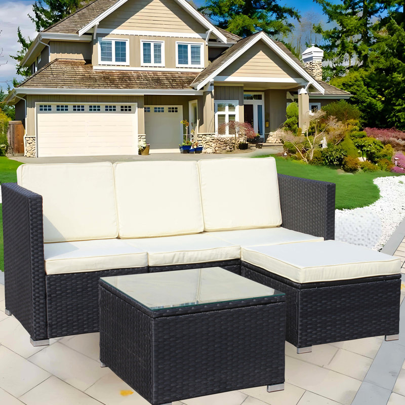 Élégant mobilier de patio: PE, coussins beiges, table basse d'extérieur sereine: 5