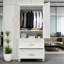 Armoire-penderie autoportante pour chambre à coucher de 71 po avec 2 tiroirs, tringle et poignées dorées