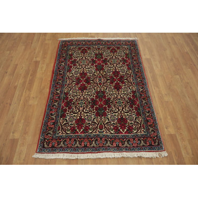 Beauté complexe: tapis traditionnel 5 x 3