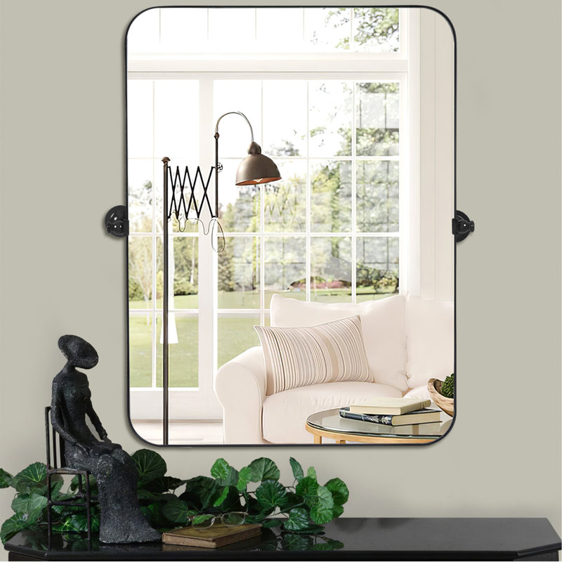 Miroir de salle de bain sophistiqué avec cadre en alliage robuste et dispositif de fixation peu encombrant