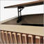 Table basse à plateau relevable cannelé de 38,6 po avec rangement et hauteur réglable, bois massif plaqué pour les espaces de vie modernes, noyer-133420127