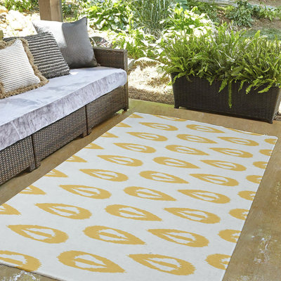 Melchior Chenille Geometric Indoor Rug