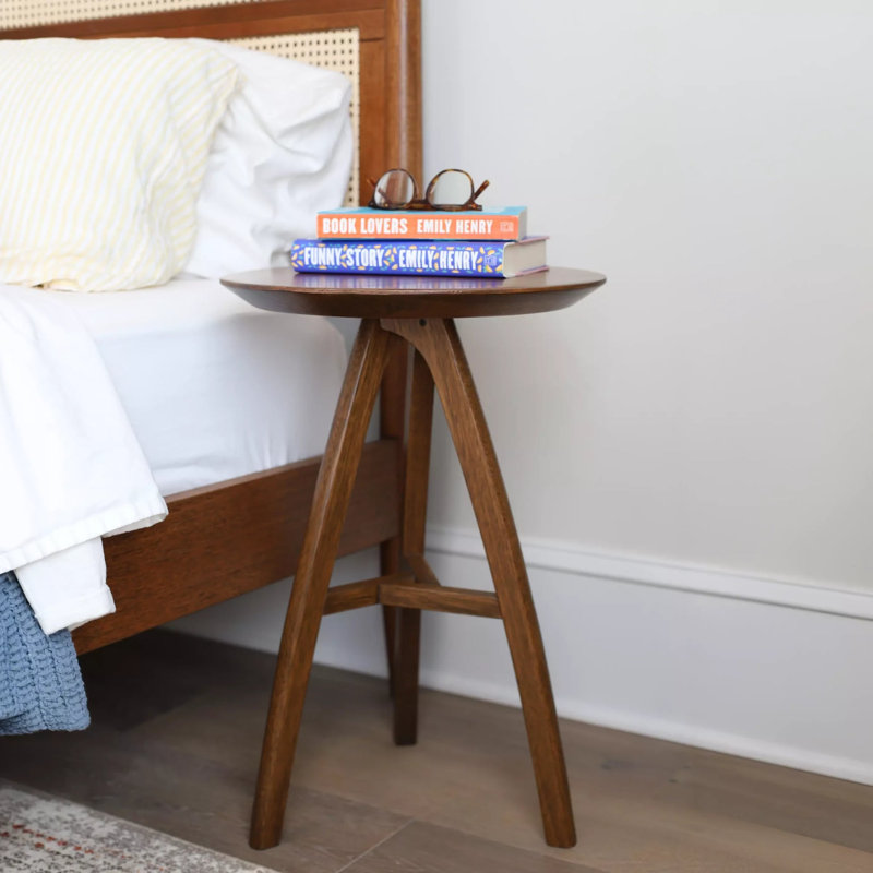 Table de bout Mid Century, Brushed Walnut