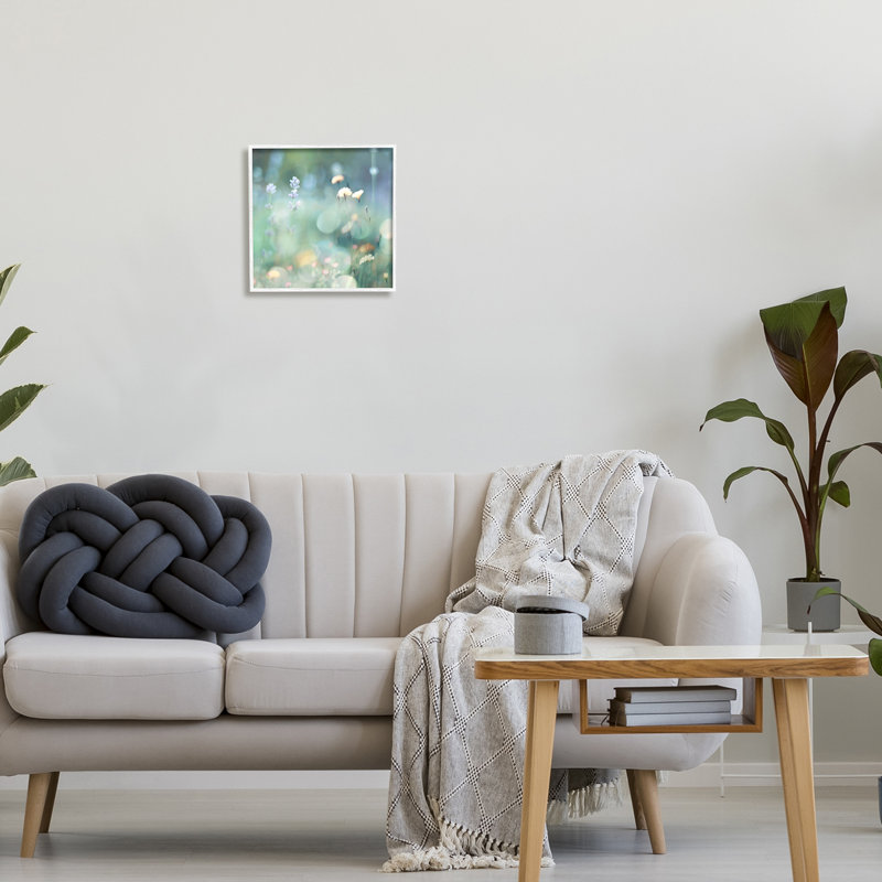 «Cottage Meadow», photographie sur bois par Kate Carrigan, H 12 po x l 12 po x P 1,5 po, Giclée encadrée blanc bord de mer