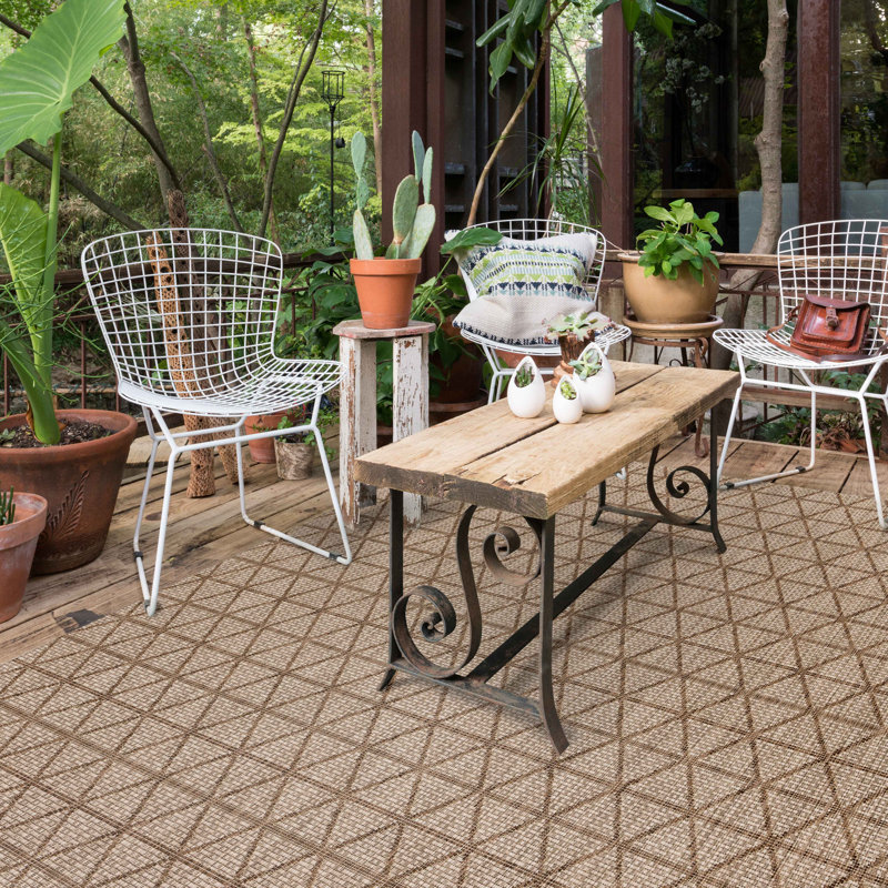 Hearne Geometric Indoor / Outdoor Rug, Rectangle 7'10" x 10'9"