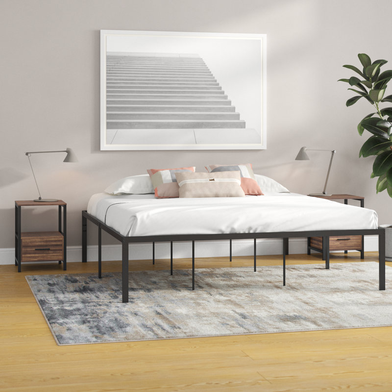 Ensemble de chambre avec lit plateforme et table de chevet en métal 3 pièces Blinni, Brun, Très grand