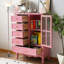 Armoire d'appoint moderne de style nordique.