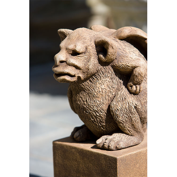 Tude Statue, Brownstone