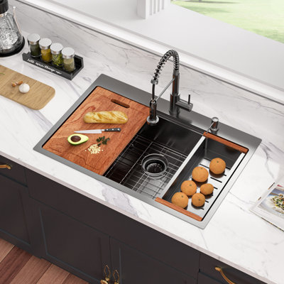 Évier de cuisine à simple cuve encastrable en acier inoxydable de calibre 16 avec robinet d'évier de cuisine et distributeur de savon de 33 po L x 22 po