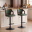 Ensemble de 2 tabourets de bar pivotants à hauteur réglable Ferriera, revêtus de similicuir, avec piètement en métal et repose-pieds. Style Mid-Century, idéal pour un îlot de cuisine, un bar, un pub, un café ou un bureau. Couleur : blanc.-1074784042