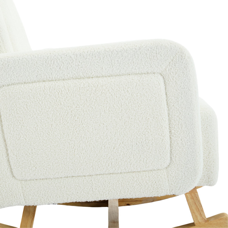 Chaise berçante d'appoint blanc crème, confort à grande échelle, dossier et cou ergonomiques, fauteuil en velours à texture douce avec structure, coussin complémentaire, polyvalence esthétique pour votre maison