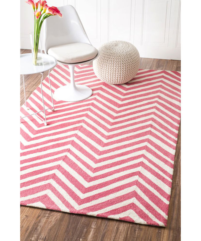 Oneil Chevron Indoor Rug, 5' x 8'