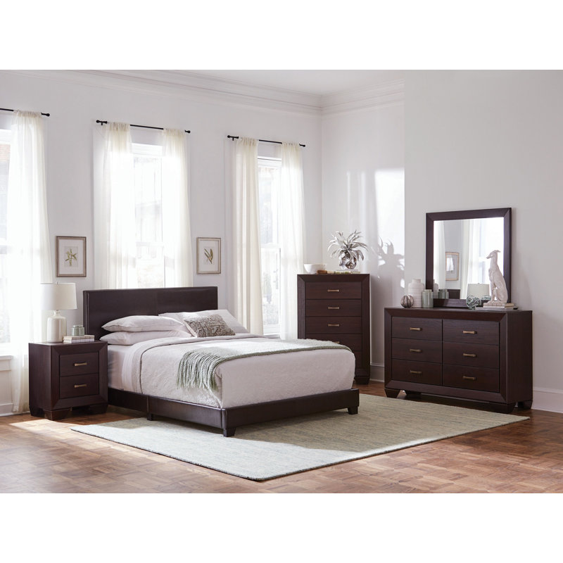 Ensemble de chambre à coucher rembourrée 5 pièces Chaim, Simple