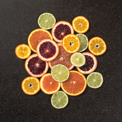 «Citrus Drama II» par Felicity Bradley - peinture sur toile tendue