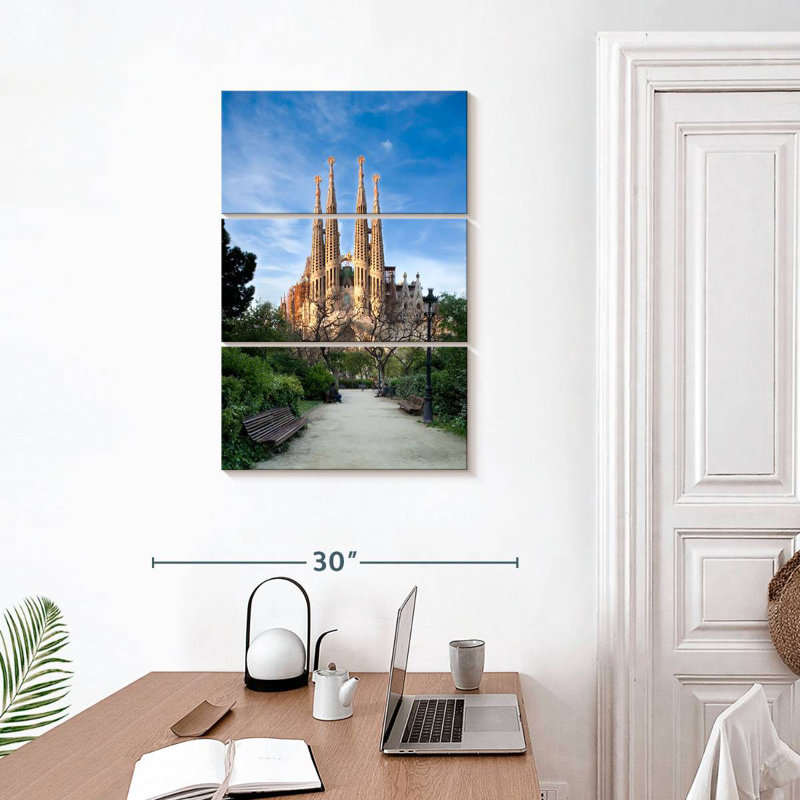 Cathédrale de Nicci Sagrada Familia, H 32 po x l 20 po