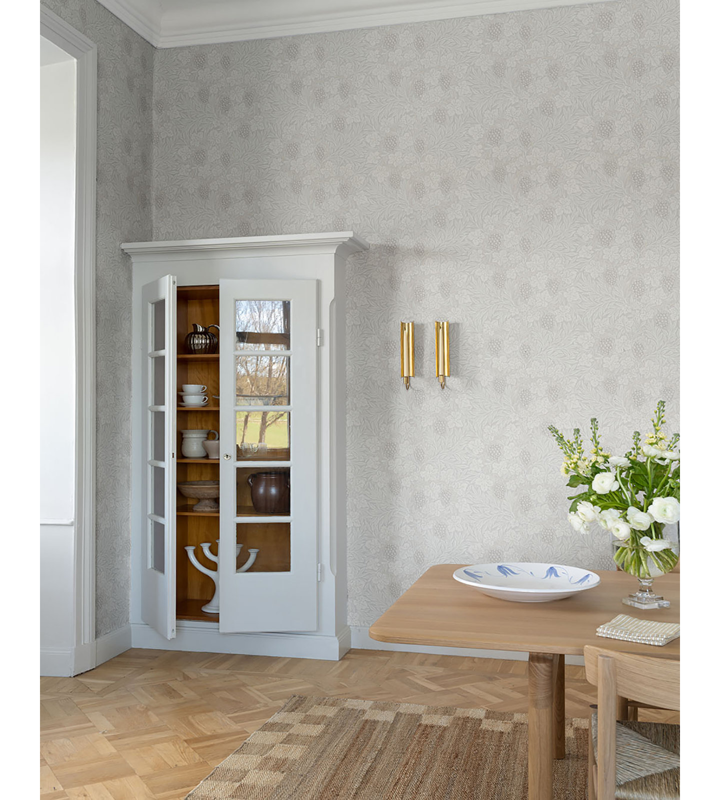 Vine Floral Wallpaper, White