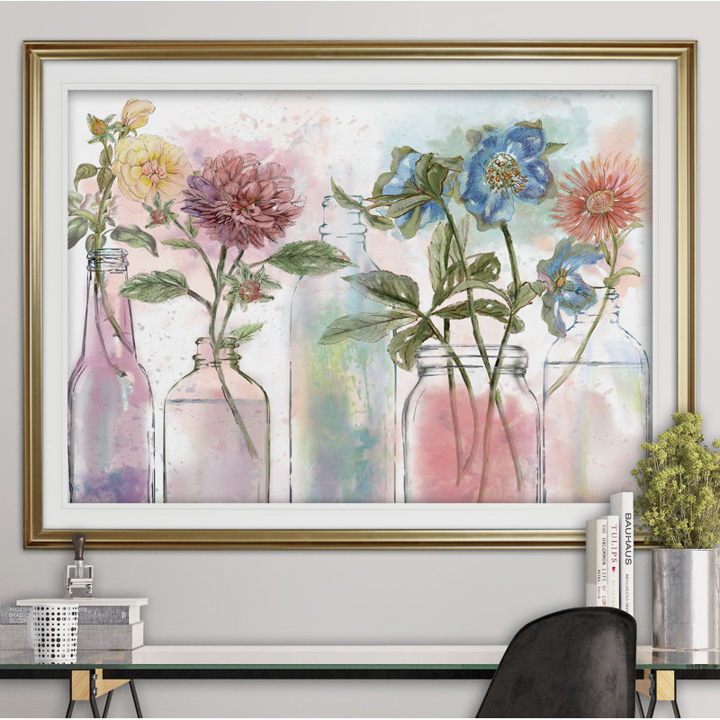 « Vintage Bottle Collection » - impression sur toile, Impression encadrée, H 20 po x l 24 po, Doré