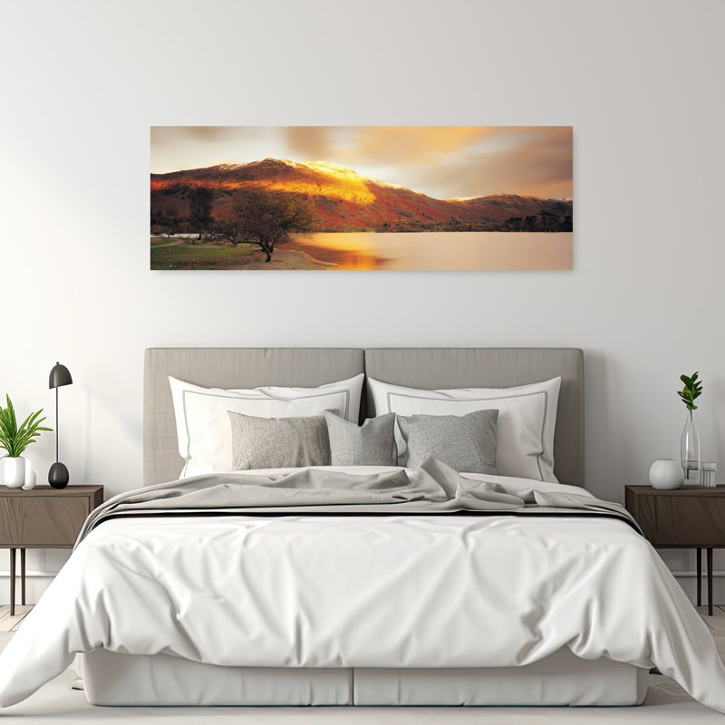 Lumière du soleil sur la chaîne de montagnes, Ullswater, Lake District, Grande-Bretagne, Royaume-Uni, H 20 po x l 60 po