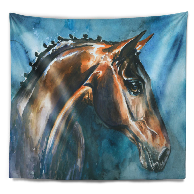 Cheval brun sur une tapisserie aquarelle bleue, H 32 po x l 39 po
