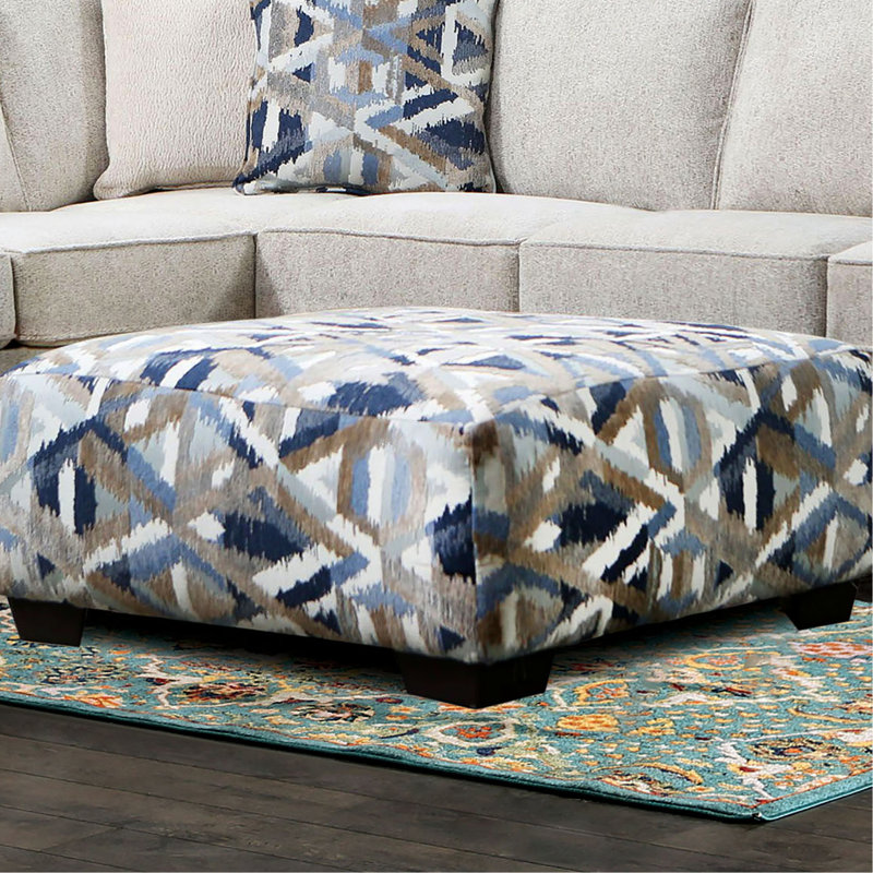 Carré multi-finitions de style contemporain avec sièges à ressorts ensachés, pieds fuselés en plastique, imprimé bleu et brun sur fond, largeur de 38 pouces de profondeur, 17 surfaces dynamiques, H 38 po x l 38 po x H 17 po, 1 pièce