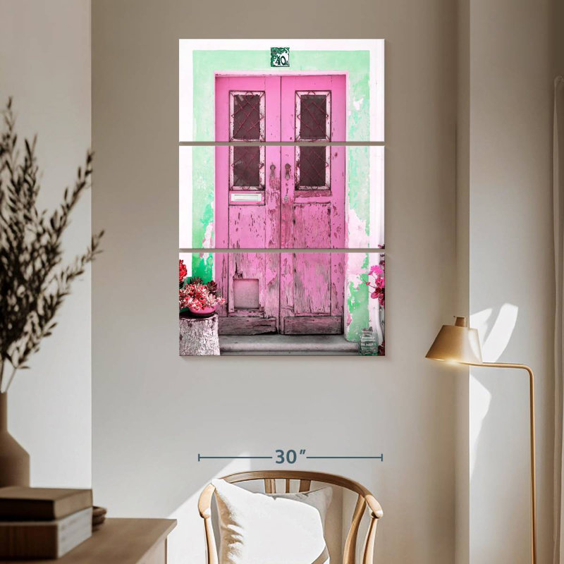 Vieille porte rose, H 65 po x l 42 po