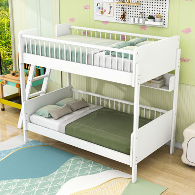 Lit superposé en bois avec 3 tablettes de rangement