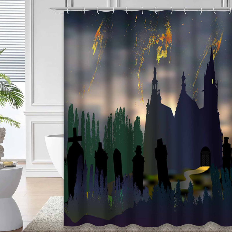 Rideau de douche Scary Halloween Landscape, L 72 po x l 78 po