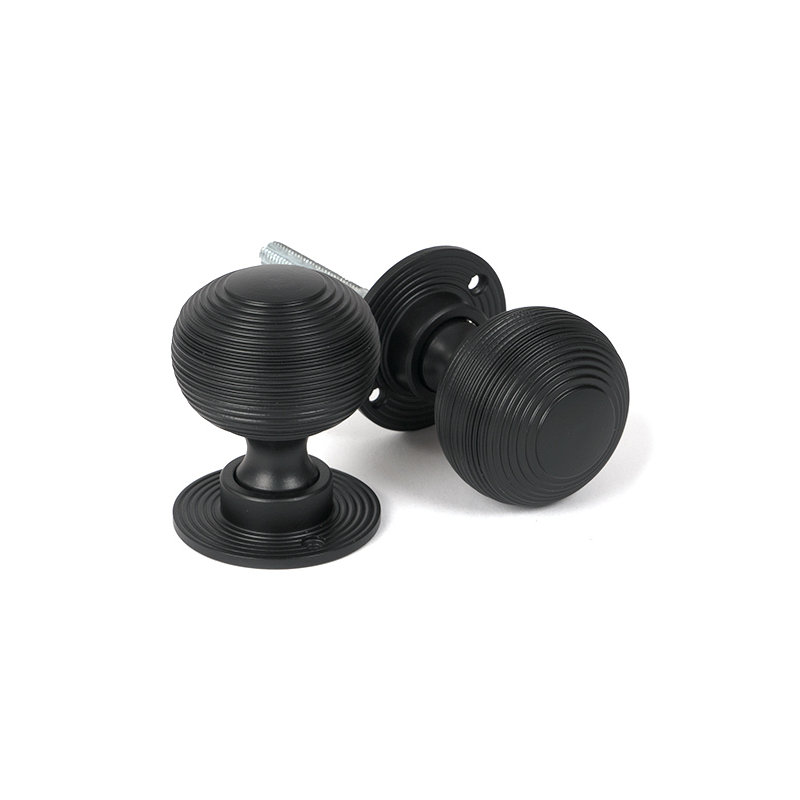 Beehive Interior Mortise Knob Set, Matt Black