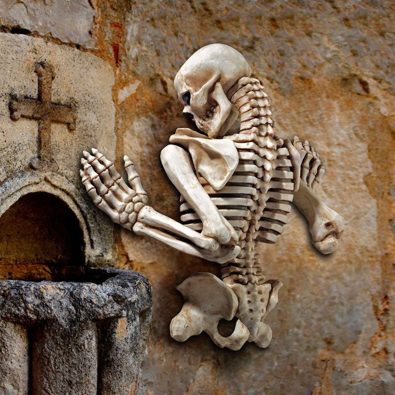 Evil Climbing Skeleton Wall Décor