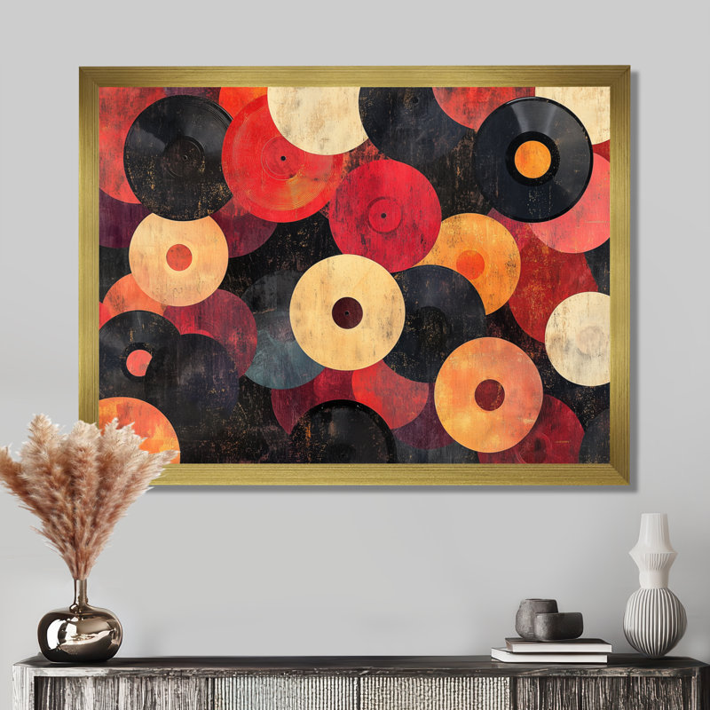 Cercles de vinyle rétro noirs et rouges II - Tableau encadré, H 16 po x l 32 po, Gold Picture Framed
