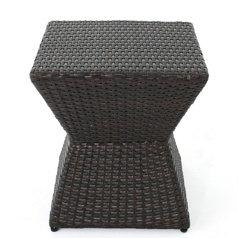 Table de bout d'extérieur en osier