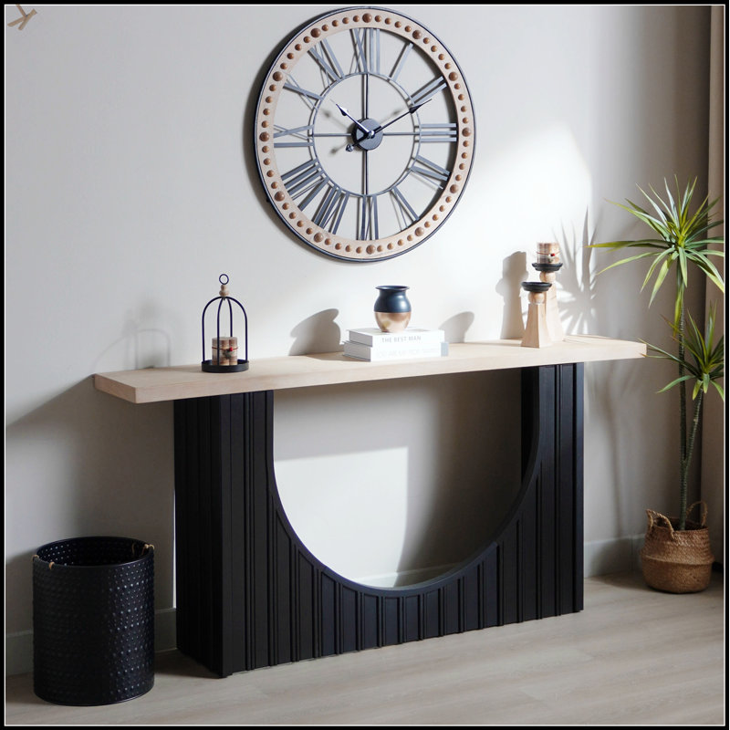 Console moderne minimaliste avec base en arche noire et plateau en bois naturel, parfaite pour une décoration intérieure polyvalente et une élégance fonctionnelle, longueur 66 po