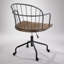 Chaise de bureau ajustable en métal noir et bois de noyer foncé, design moderne du milieu du siècle alliant confort et soutien