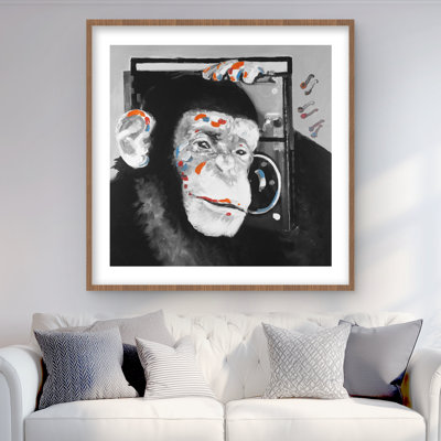 «Monkey Listening to Radio», reproduction encadrée orange contemporaine