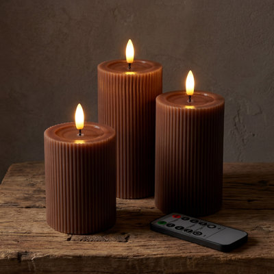 Bougie pilier cannelée cannelée à DEL, avec effet de cire fondue réfléchissante - flamme vacillante, télécommande, à intensité variable, sans flamme, à piles, décorations pour la maison et le mariage (ensemble de 3)