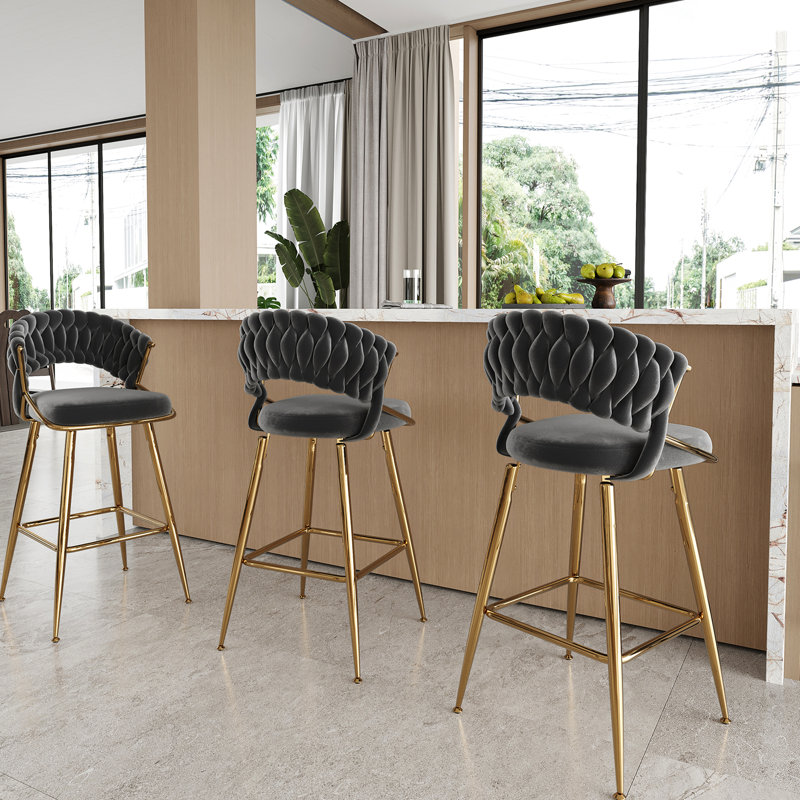 De 2 tabourets de comptoir modernes de 25,2 po, velours orné, siège ergonomique pour îlot de cuisine et bar, tabouret en velours de métal noir d'une largeur de 16,98 po, conception avec accents 2,