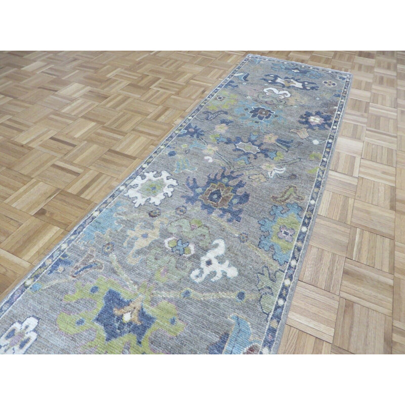 Tapis unique gris de 2 pi 6 po x 25 pi 9 po