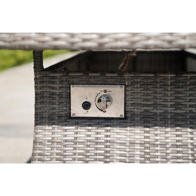 Ensemble de conversation en rotin avec coussins de sept articles, Gris