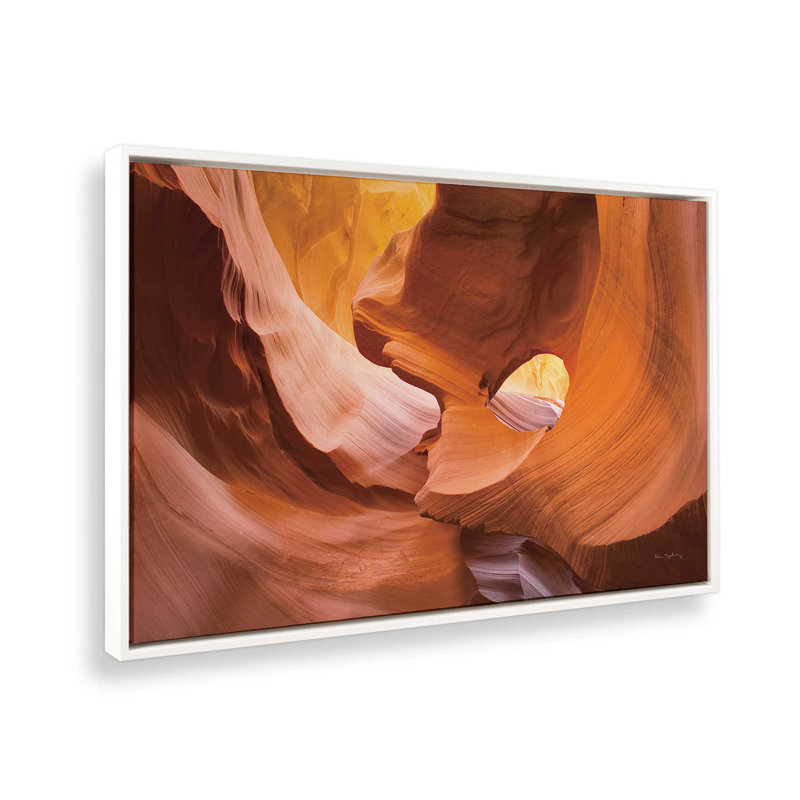 Danse de grès clair , Cadre flottant blanc opaque, H 8,75 po x l 12,75 po x P 1,75 po