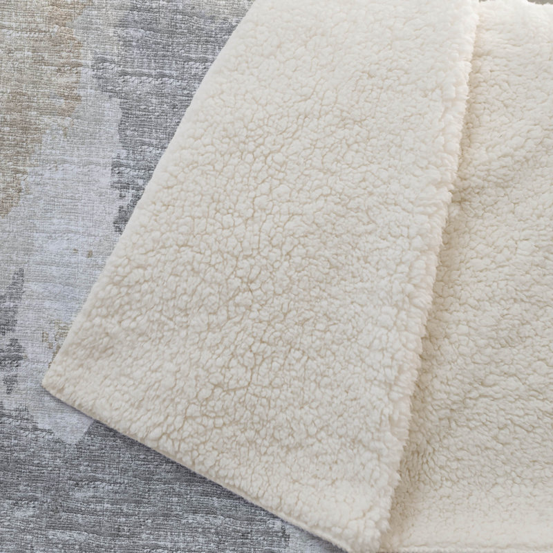 Couverture en sherpa beige One Pixie Street, 127 x 178 cm, beige, Beige; ivoire; argent; gris