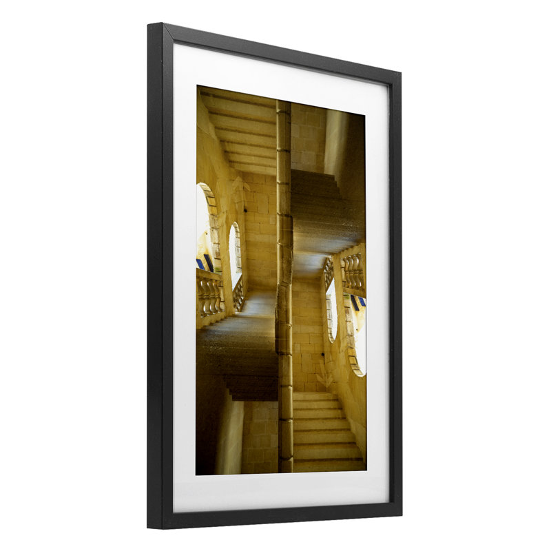 «Surrealist stairway architecture», reproduction encadrée sous verre, conception de Robin Vandenabeele, H 20 po x l 14 po