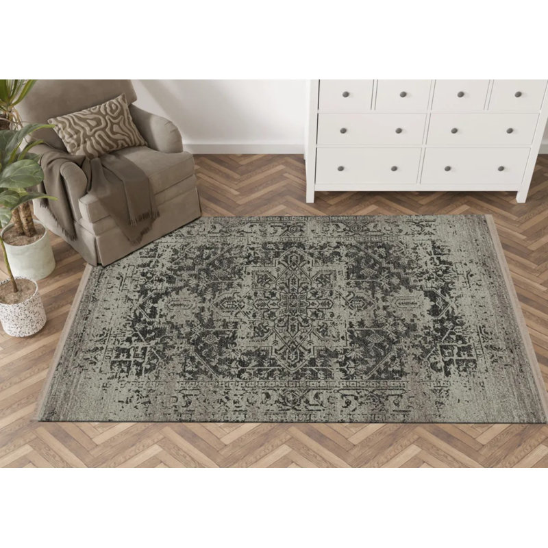 Tapis oriental gris / beige en polypropylène tissé à la machine Sarem, Rectangle 5 pi 2 po x 8 pi 7 po