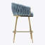 Ensemble de 2 tabourets de bar 26 po à hauteur de comptoir avec dossier ondulé à la main, base chromée dorée et repose-pieds (bleu)