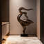 Figurines et sculptures Mid-Century modernes en résine