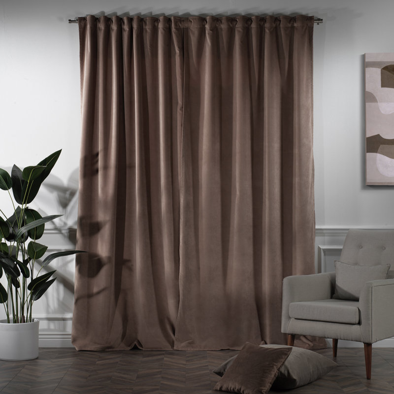 Decorative Double Panel in Matt, Extra Wide X Extra Long, L 52 po x L 72 po, 19 castors