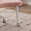 Fauteuil de bureau rose à roulettes assis-debout avec roulettes - conçu pour les personnes ayant un trouble d'hyperactivité avec déficits de l'attention (TDAH), il dispose d'un soutien lombaire et d'un tabouret à hauteur réglable, offrant des sièges flexibles pour un bureau à domicile.