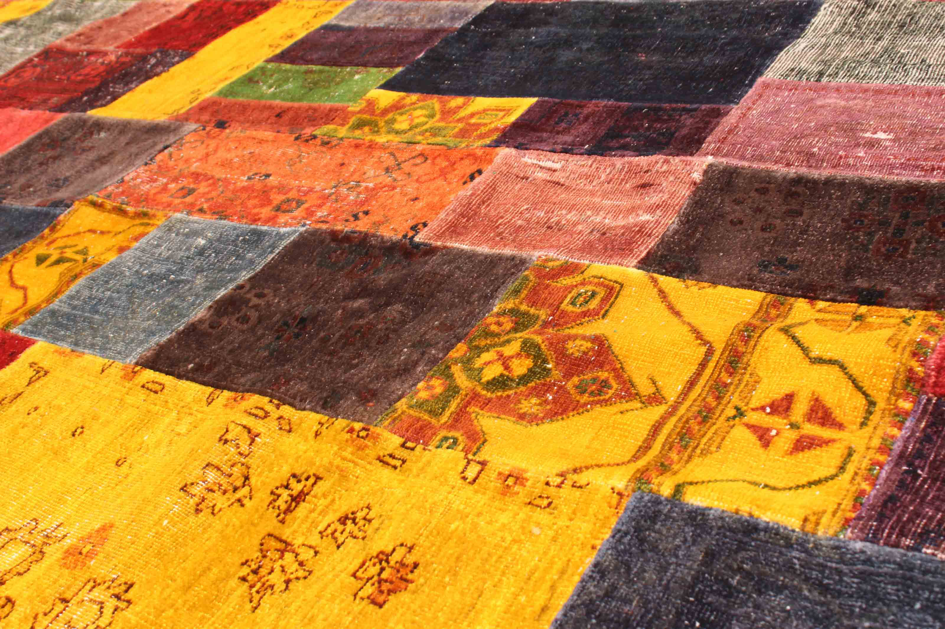 Dakota Fields Color Transition Patchwork Multi Color Rug 6'8