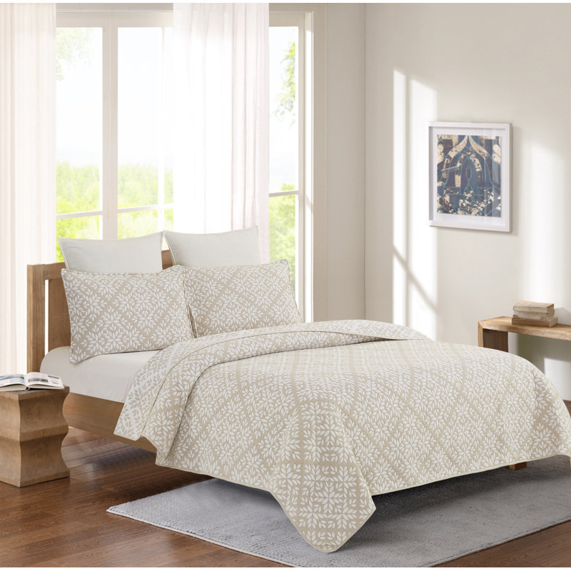 Leaves Jacquard Reversible Quilt Set, King Coverlet + 2 Shams, Beige