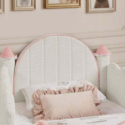 Lit de château double avec barrière de sécurité et rideau, cadre en bois massif et tissu bouclé
